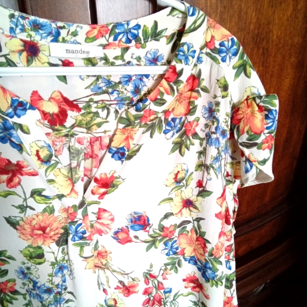 Mandee Women's White With Pretty Floral Flutter Sleeve V-Neckline Top